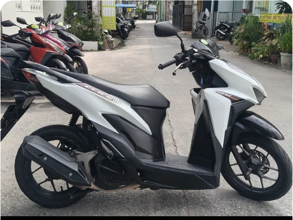 Honda Click 125i scooter rental in Phuket - 125cc scooter